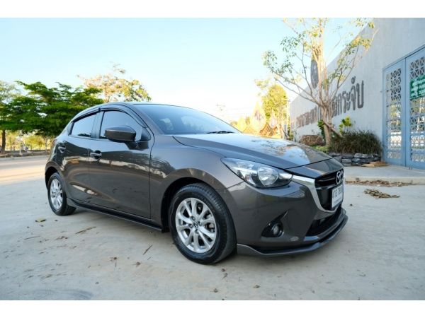 MAZDA 2 1.3 ตัวท็อป 5ประตู เกียร์ออโต้ ปี 2015